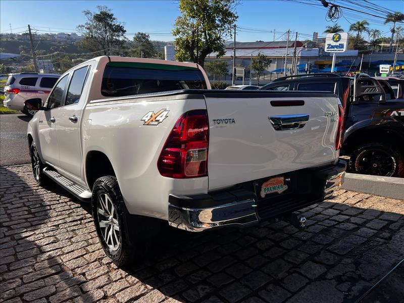 TOYOTA  HILUX   2.8 SRV 4X4 CD 16V 