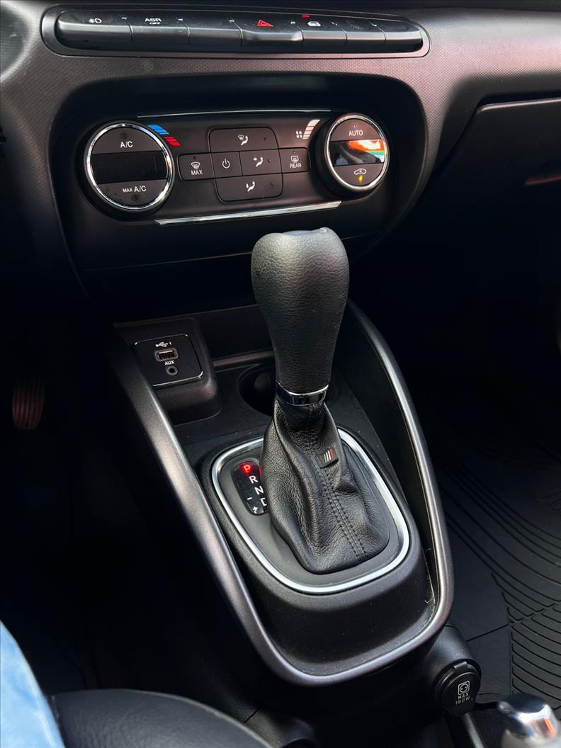 FIAT  CRONOS   1.8 E.torq Precision 