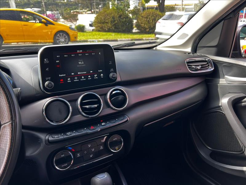 FIAT  CRONOS   1.8 E.torq Precision 
