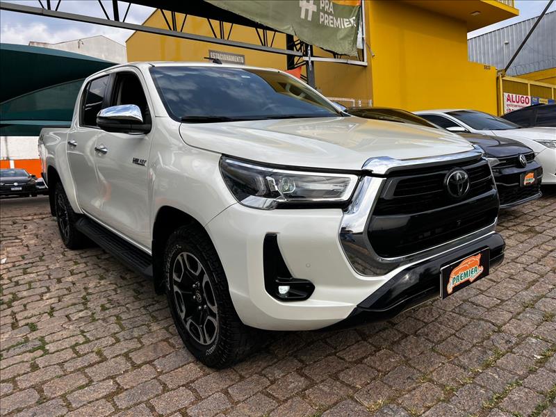 TOYOTA  HILUX   2.8 D-4d Turbo CD SRX 4X4 