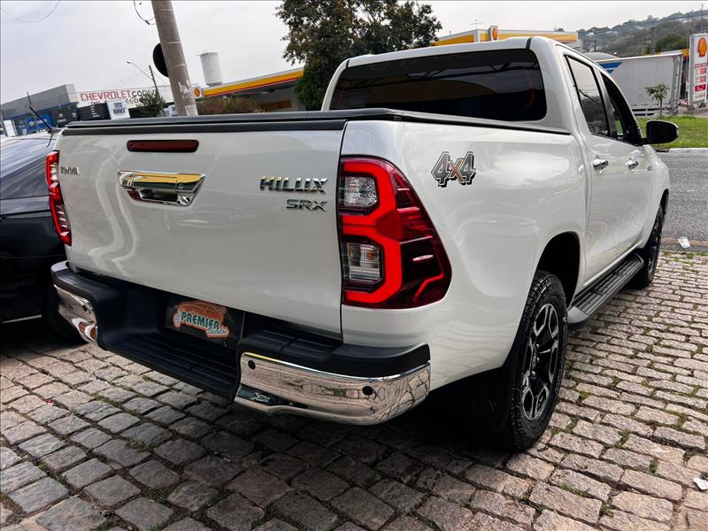 TOYOTA  HILUX   2.8 D-4d Turbo CD SRX 4X4 