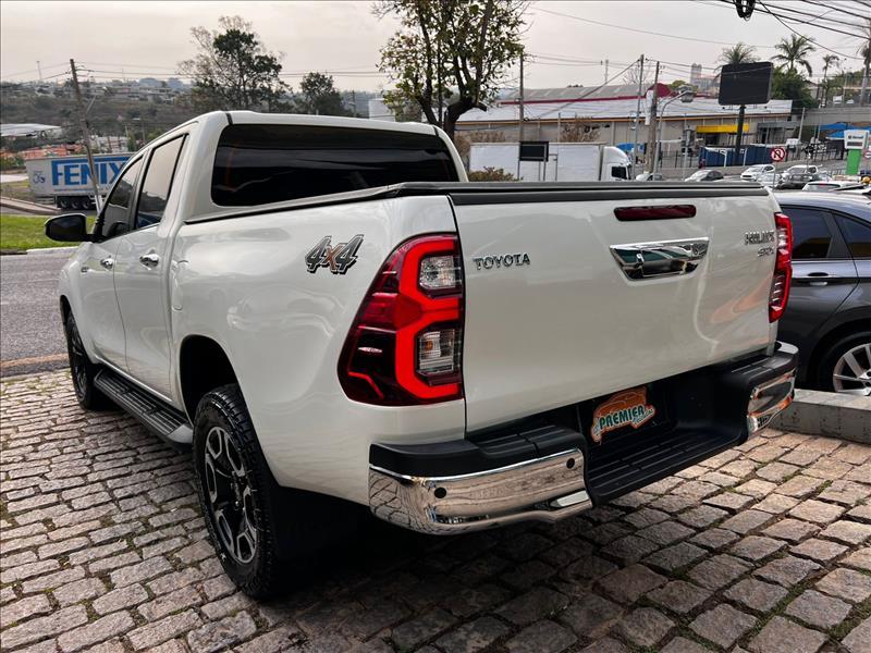 TOYOTA  HILUX   2.8 D-4d Turbo CD SRX 4X4 