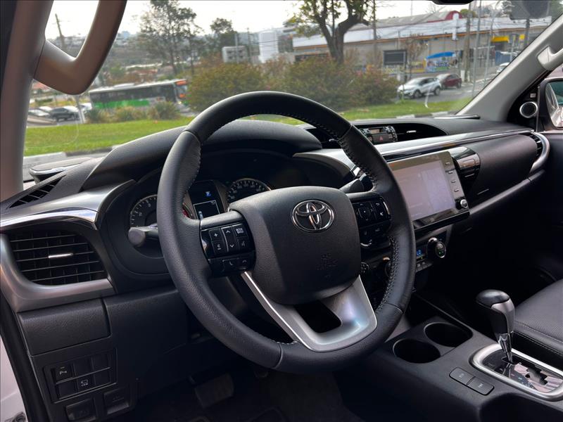 TOYOTA  HILUX   2.8 D-4d Turbo CD SRX 4X4 