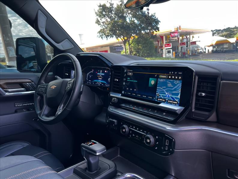 CHEVROLET  SILVERADO   5.3 V8 1500 High Country 4X4 