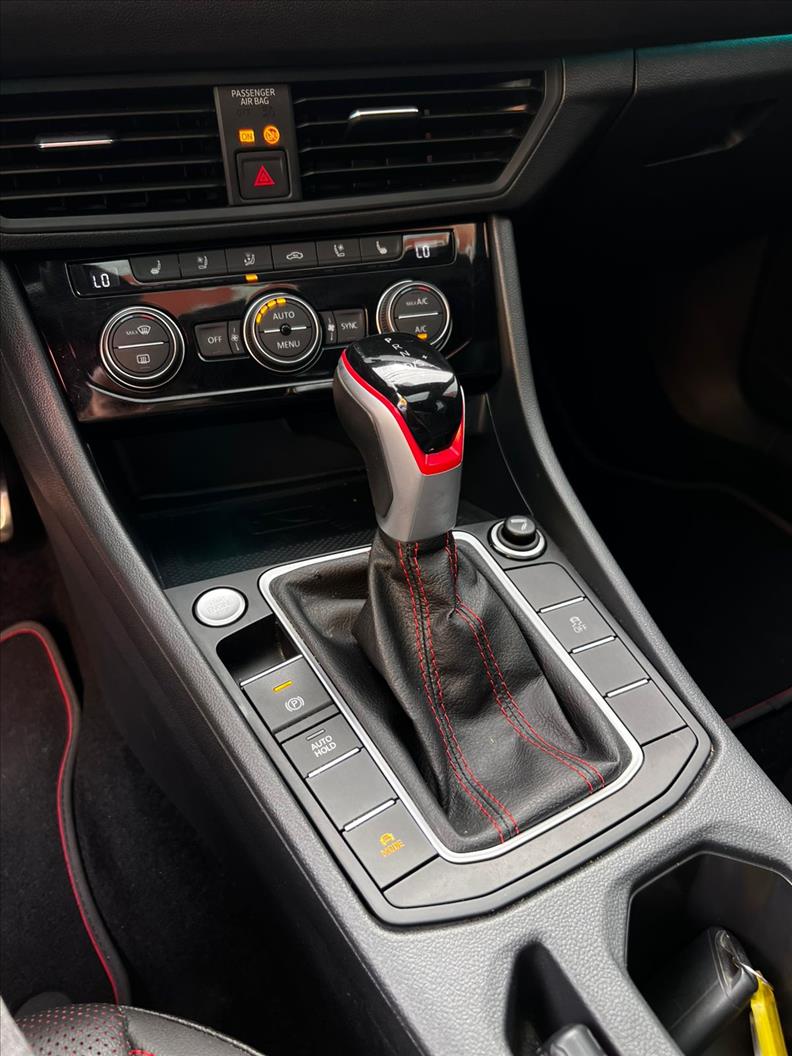 VOLKSWAGEN  JETTA   2.0 350 TSI GLI 