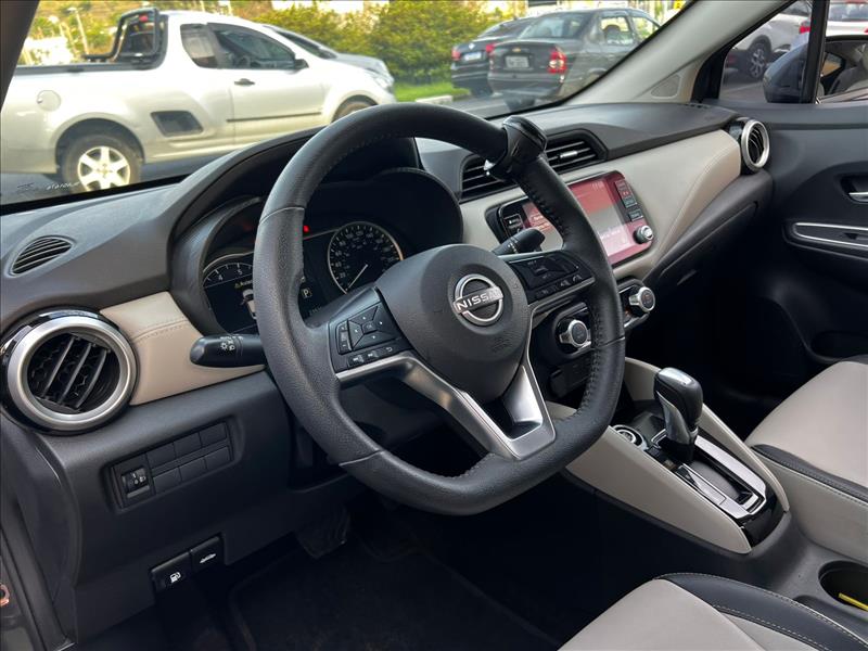 NISSAN  VERSA   1.6 16V Exclusive 