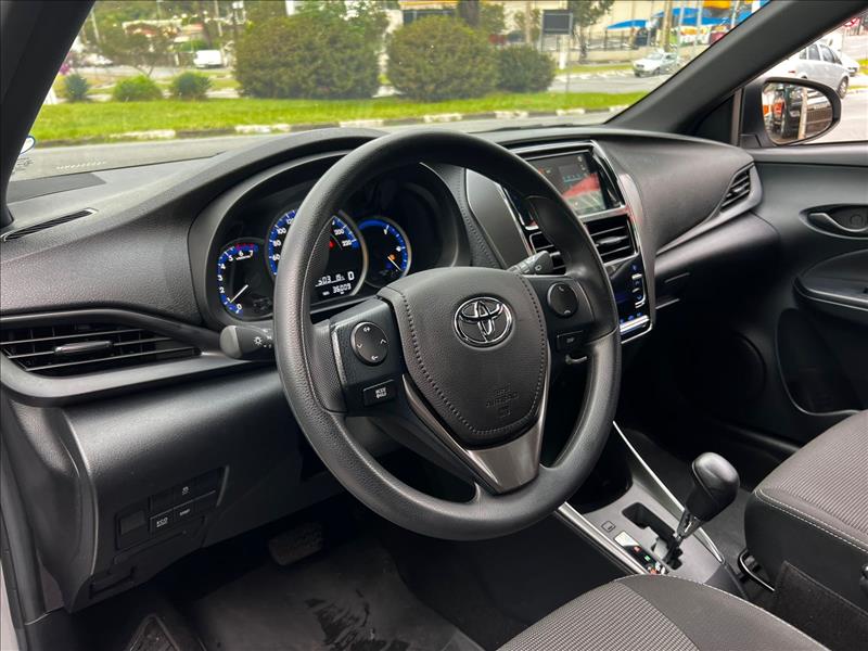 TOYOTA  YARIS   1.5 16V XL 