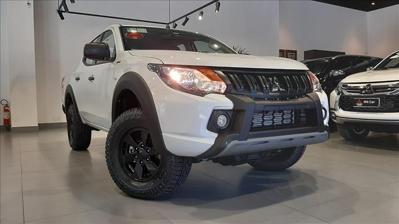 L200 TRITON 2.4 16V Turbo Outdoor GLX CD 4X4 L200 TRITON 2.4 16V Turbo Outdoor GLX CD 4X4