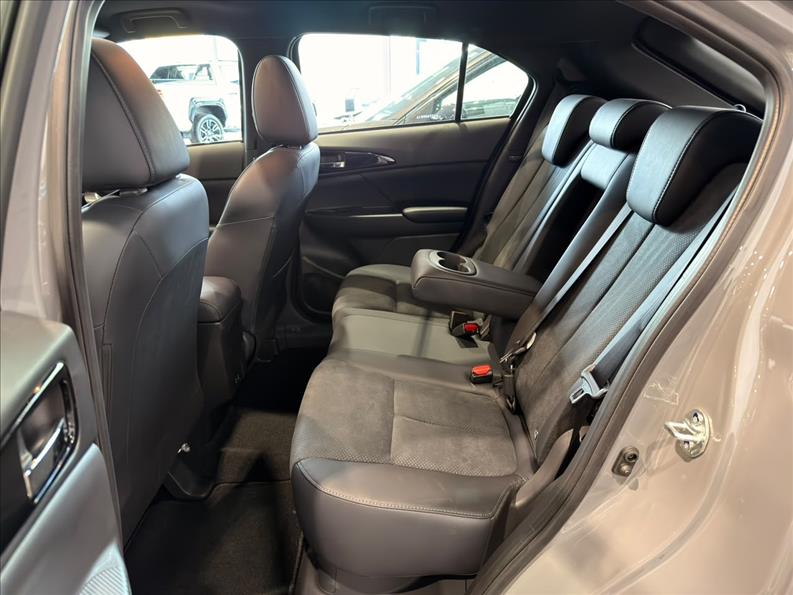  ECLIPSE CROSS  1.5 Mivec Turbo Hpe-s Black S-awc 9