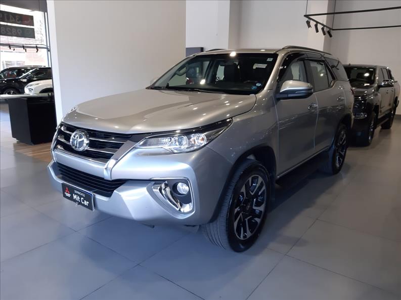  HILUX SW4  2.7 SRV 7 Lugares 4X2 16V 