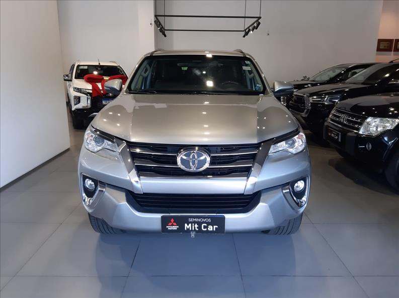  HILUX SW4  2.7 SRV 7 Lugares 4X2 16V 