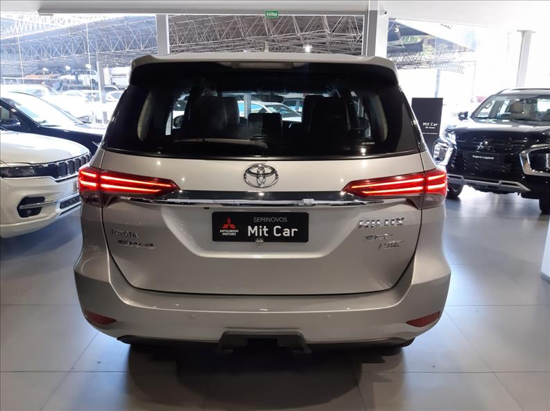  HILUX SW4  2.7 SRV 7 Lugares 4X2 16V 