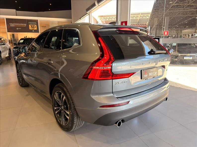  XC60  2.0 T5 Momentum AWD Geartronic 4