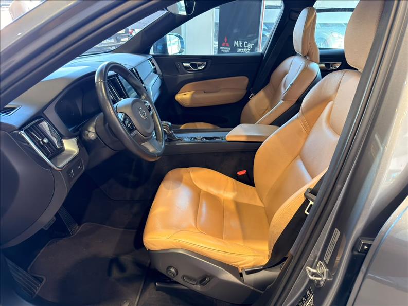  XC60  2.0 T5 Momentum AWD Geartronic 10
