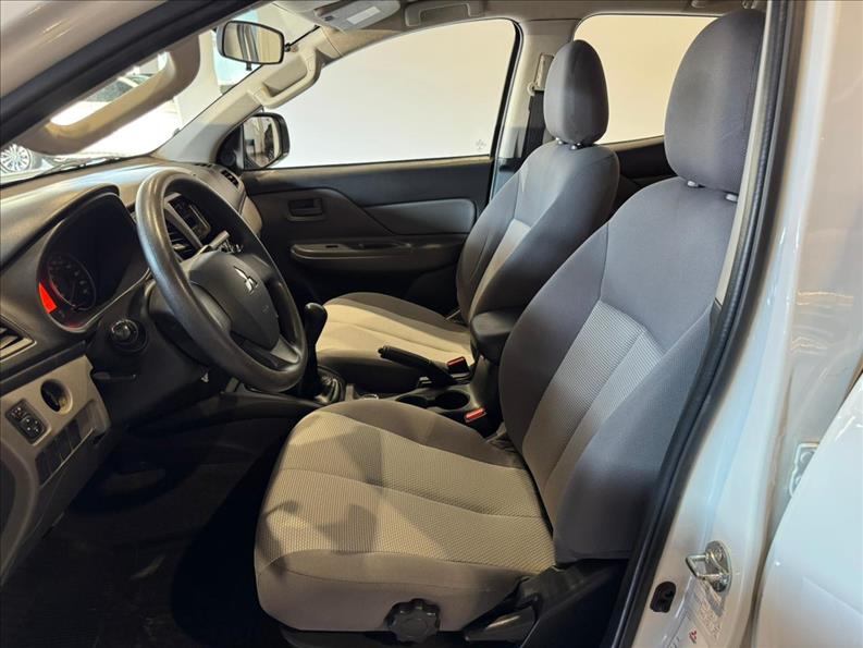  L200 TRITON  2.4 16V Turbo GL CD 4X4 9