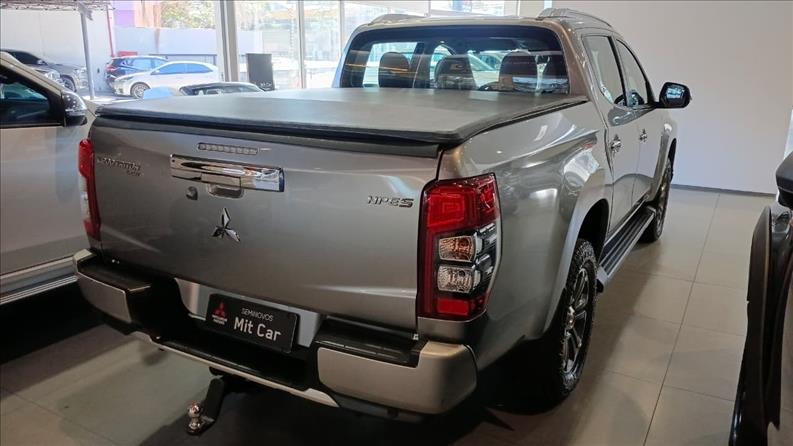  L200 TRITON  2.4 16V Turbo Sport Hpe-s CD 4X4 3