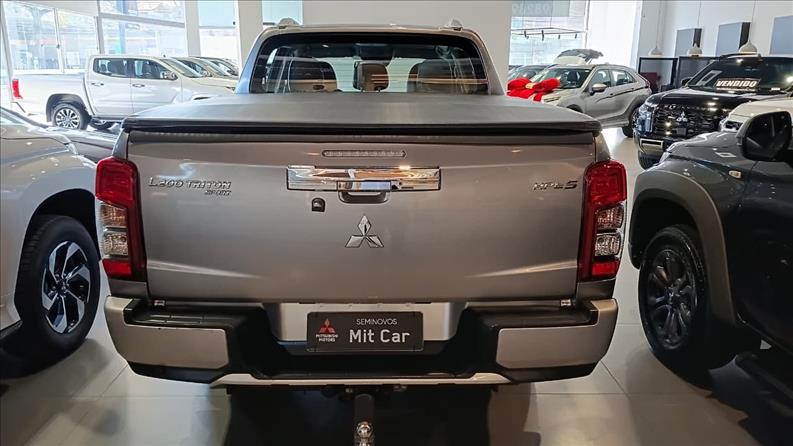  L200 TRITON  2.4 16V Turbo Sport Hpe-s CD 4X4 5