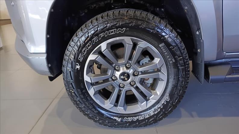  L200 TRITON  2.4 16V Turbo Sport Hpe-s CD 4X4 6