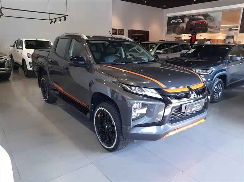 L200 TRITON 2.4 16V Turbo Sport Hpe-s CD 4X4 L200 TRITON 2.4 16V Turbo Sport Hpe-s CD 4X4