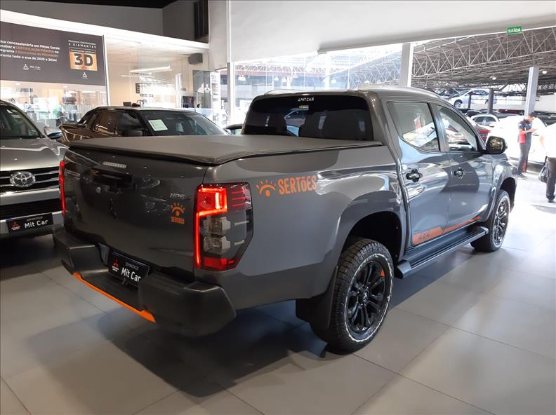  L200 TRITON  2.4 16V Turbo Sport Hpe-s CD 4X4 
