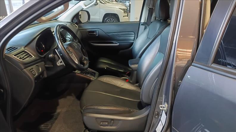  L200 TRITON  2.4 16V Turbo Sport HPE CD 4X4 9