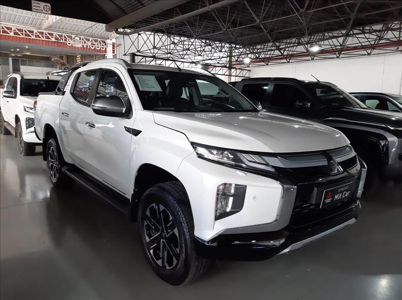  L200 TRITON  2.4 16V Turbo Sport Hpe-s CD 4X4 