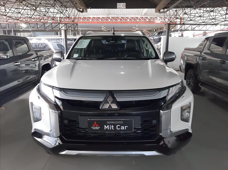  L200 TRITON  2.4 16V Turbo Sport Hpe-s CD 4X4 2