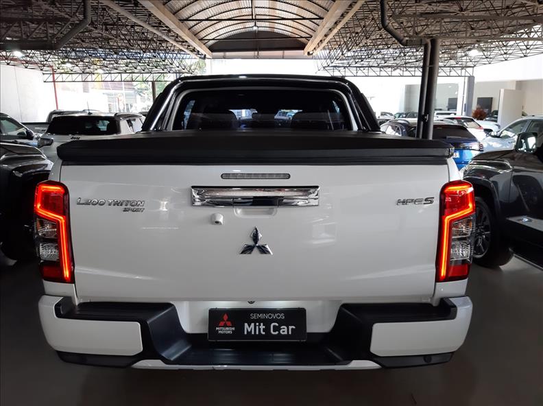  L200 TRITON  2.4 16V Turbo Sport Hpe-s CD 4X4 5