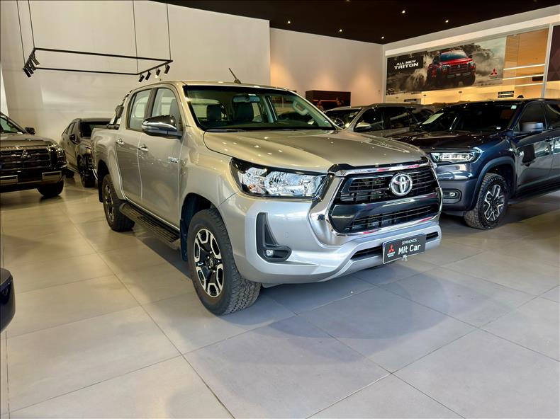 HILUX 2.8 D-4d Turbo CD SRV 4X4 HILUX 2.8 D-4d Turbo CD SRV 4X4