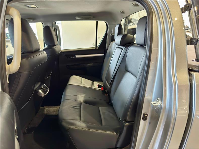  HILUX  2.8 D-4d Turbo CD SRV 4X4 