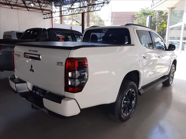  L200 TRITON  2.4 16V Turbo Sport HPE CD 4X4 3