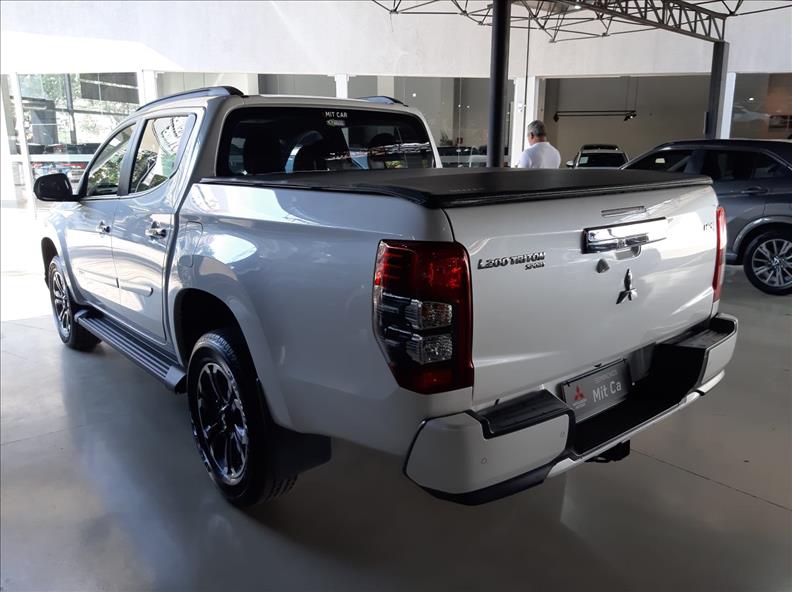  L200 TRITON  2.4 16V Turbo Sport HPE CD 4X4 4
