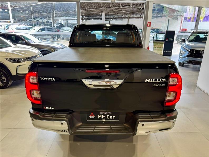  HILUX  2.8 D-4d Turbo CD SRX 4X4 5
