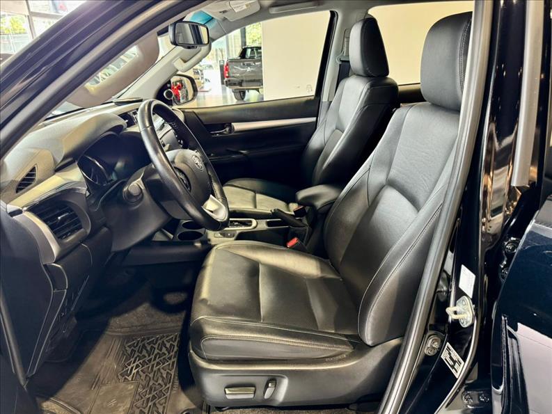  HILUX  2.8 D-4d Turbo CD SRX 4X4 9