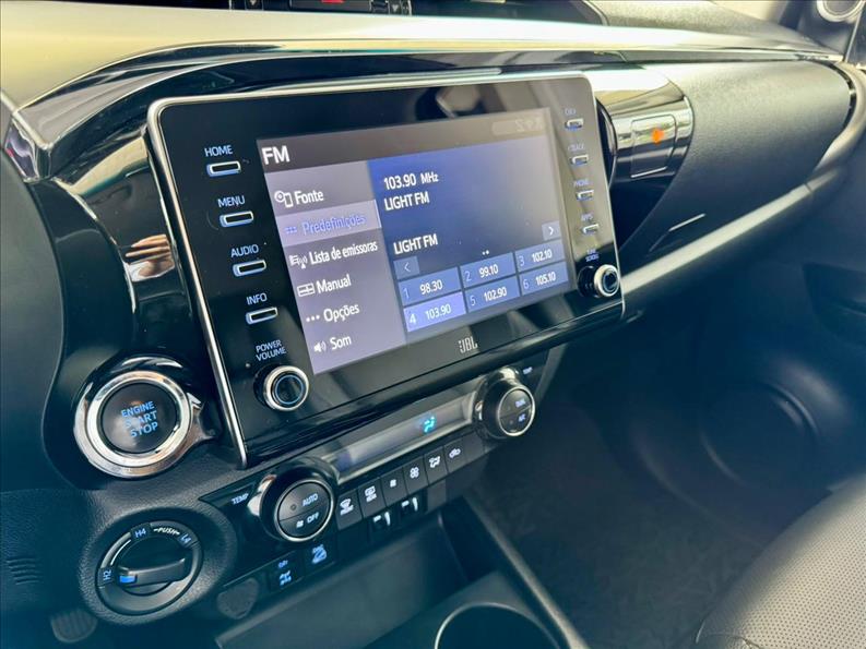  HILUX  2.8 D-4d Turbo CD SRX 4X4 14