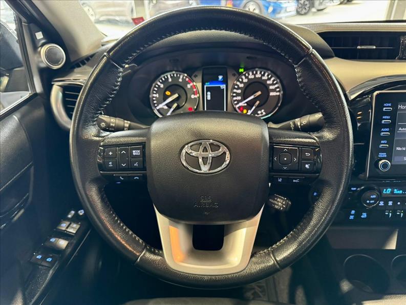  HILUX  2.8 D-4d Turbo CD SRX 4X4 17