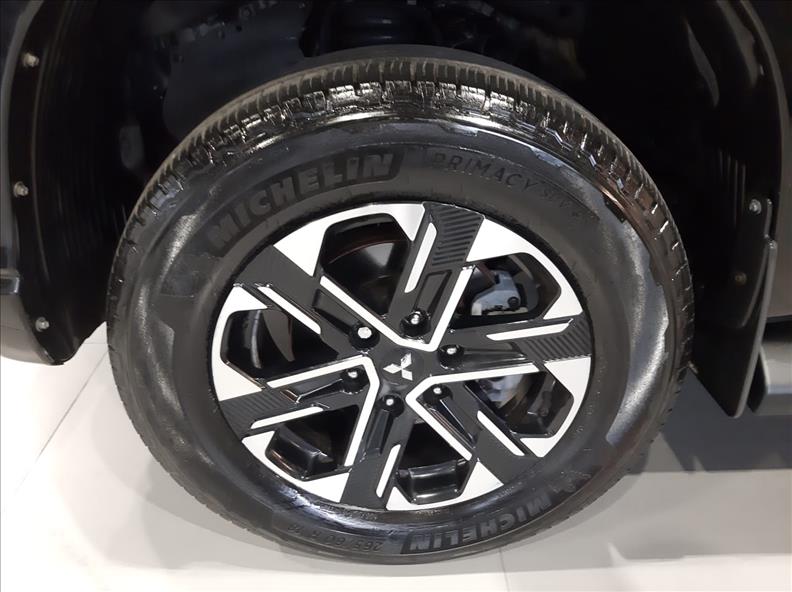  L200 TRITON  2.4 16V Turbo Sport Hpe-s CD 4X4 6