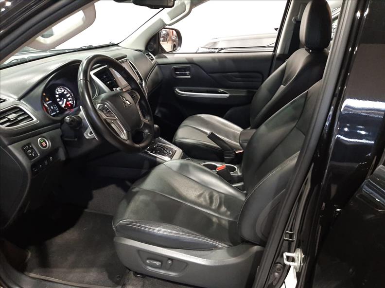  L200 TRITON  2.4 16V Turbo Sport Hpe-s CD 4X4 8