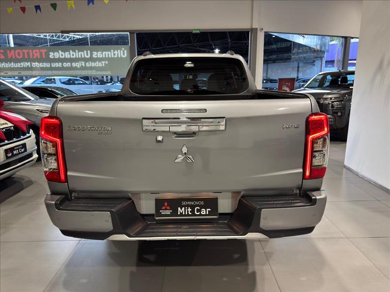  L200 TRITON  2.4 16V Turbo Sport HPE CD 4X4 