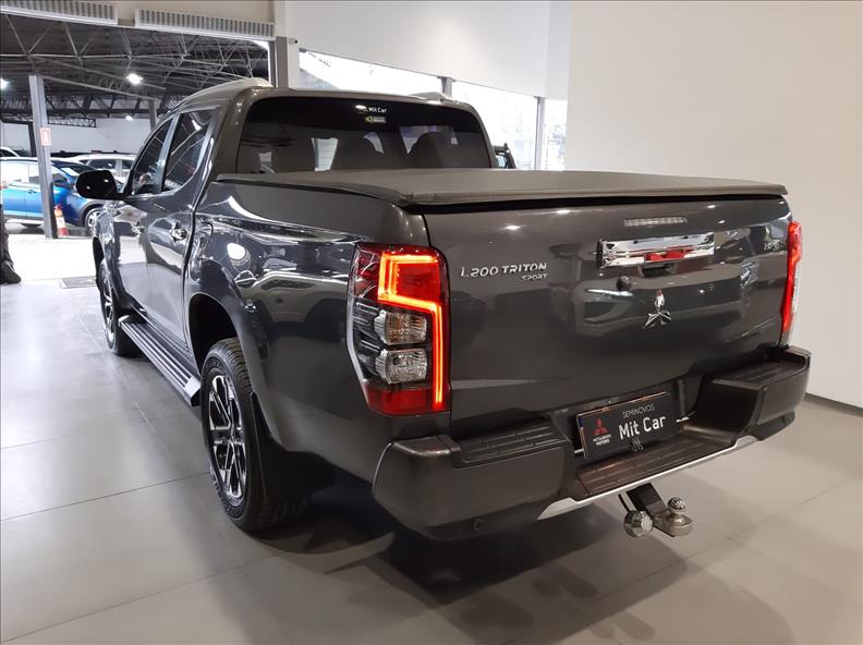  L200 TRITON  2.4 16V Turbo Sport Hpe-s CD 4X4 4