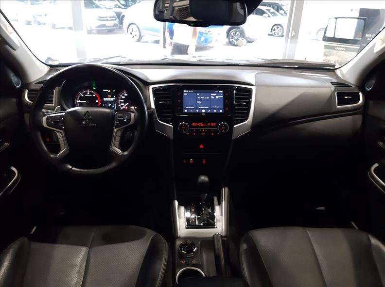  L200 TRITON  2.4 16V Turbo Sport Hpe-s CD 4X4 7