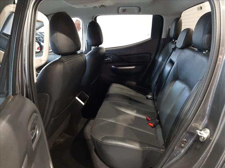  L200 TRITON  2.4 16V Turbo Sport Hpe-s CD 4X4 9