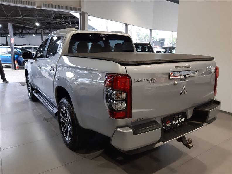  L200 TRITON  2.4 16V Turbo Sport Hpe-s CD 4X4 4