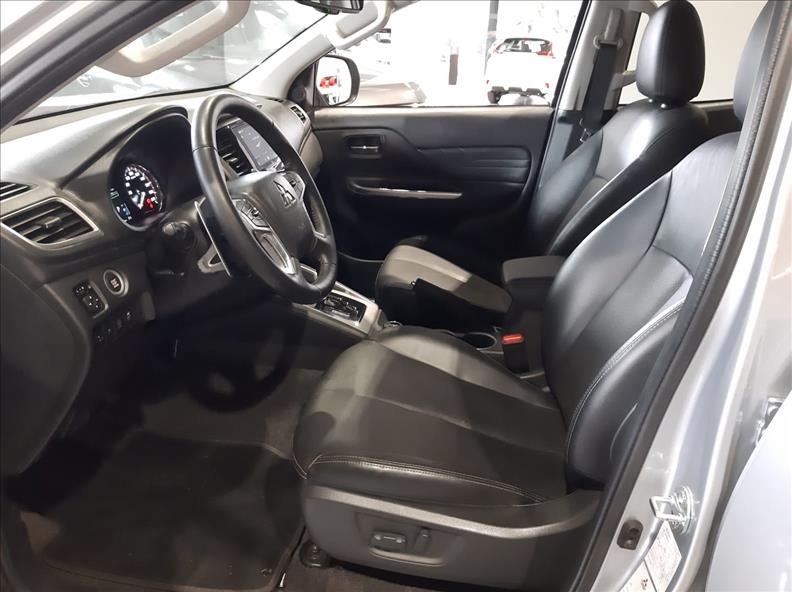  L200 TRITON  2.4 16V Turbo Sport Hpe-s CD 4X4 8