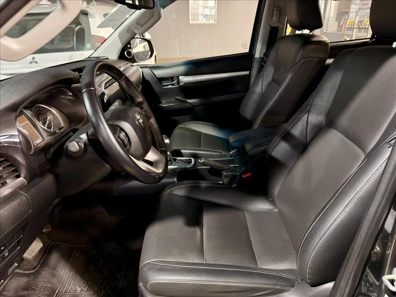 HILUX  2.8 D-4d Turbo CD SRX 4X4 4