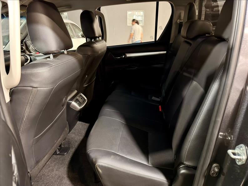  HILUX  2.8 D-4d Turbo CD SRX 4X4 5