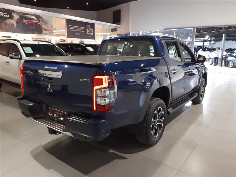  L200 TRITON  2.4 16V Turbo Sport Hpe-s CD 4X4 3