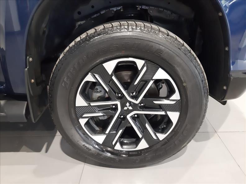  L200 TRITON  2.4 16V Turbo Sport Hpe-s CD 4X4 7