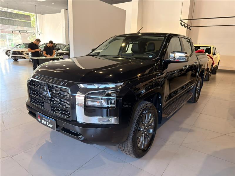  TRITON  2.4 Biturbo CD Hpe-s 4X4 1