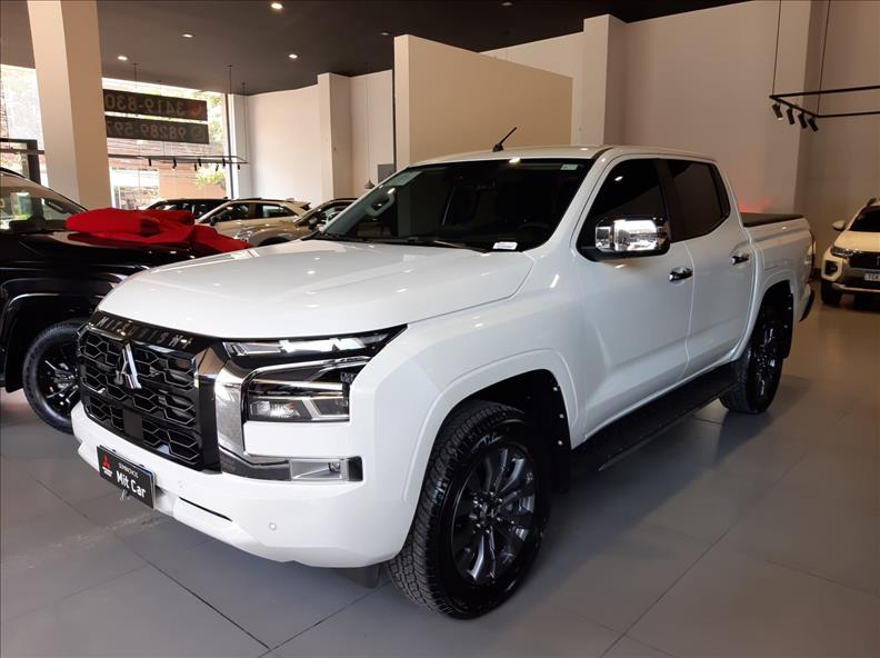 TRITON  2.4 Biturbo CD Hpe-s 4X4 1  TRITON  2.4 Biturbo CD Hpe-s 4X4 1